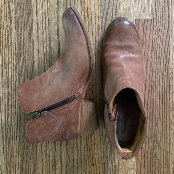 Clarks Booties - Picture 1 of 10